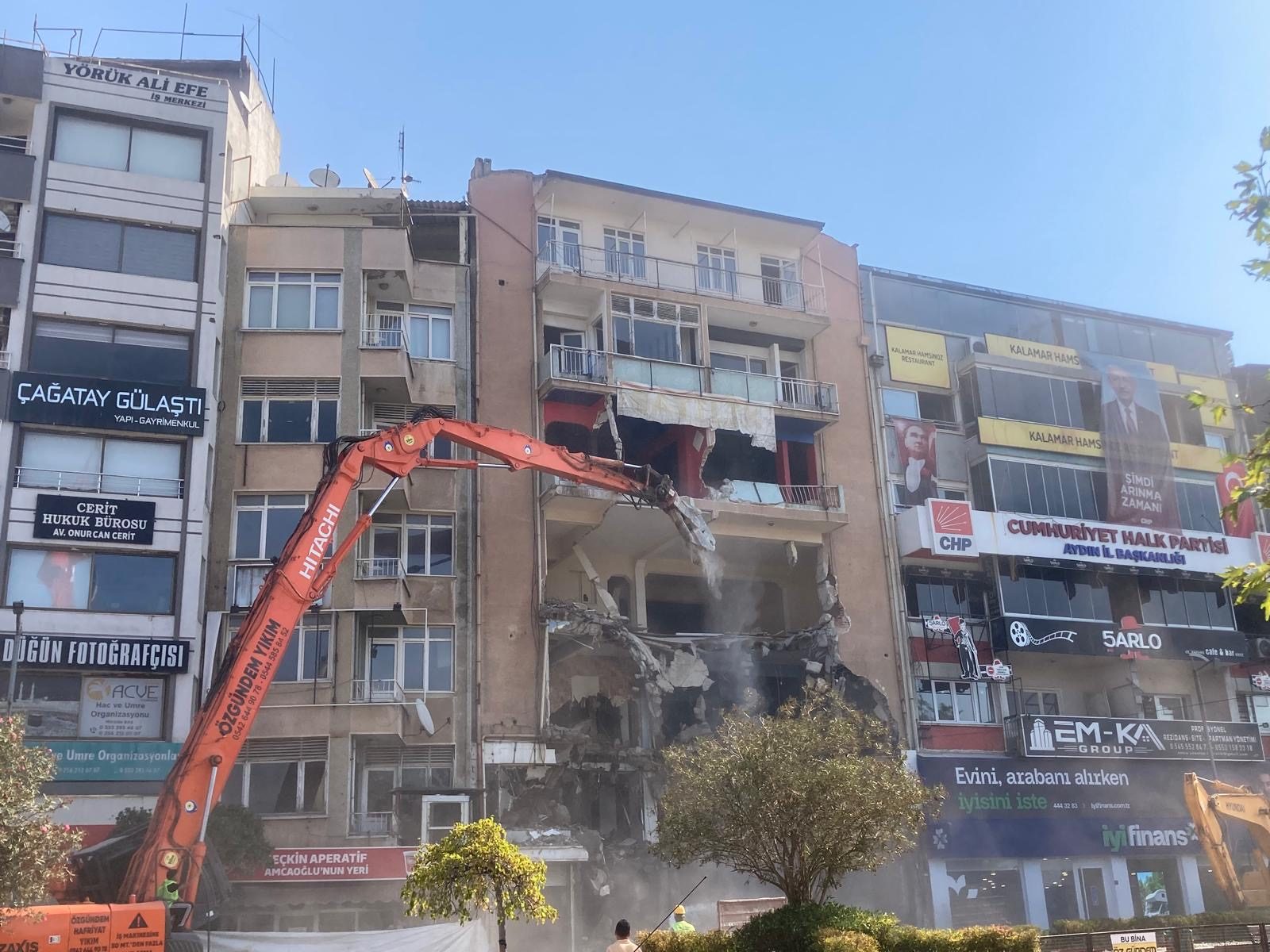 EFELER’DE BEKLENEN YIKIM BAŞLADI! 