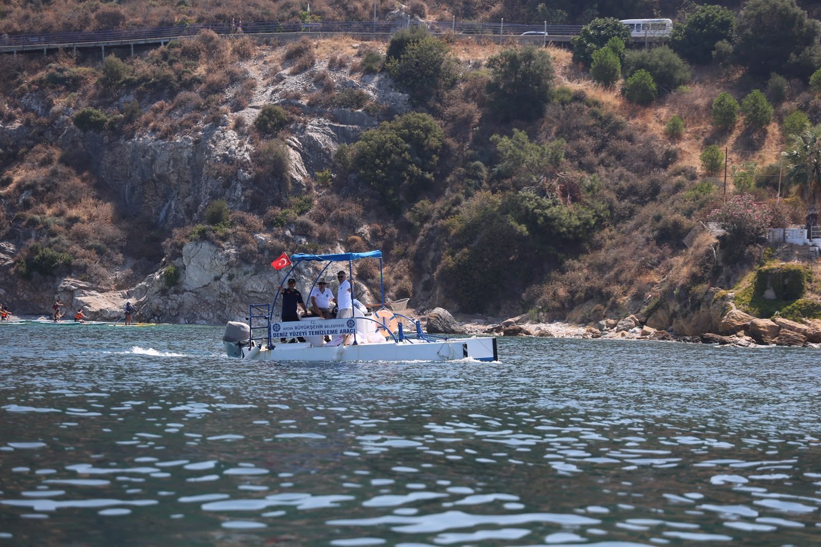 KUŞADASI’NDA DİP TEMİZLİĞİ