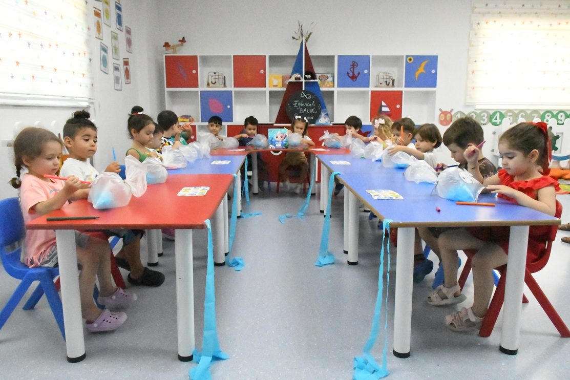 KUŞADASI’NDA MİNİKLER GELECEĞE ÇOCUK GELİŞİM MERKEZİ’NDE HAZIRLANIYOR