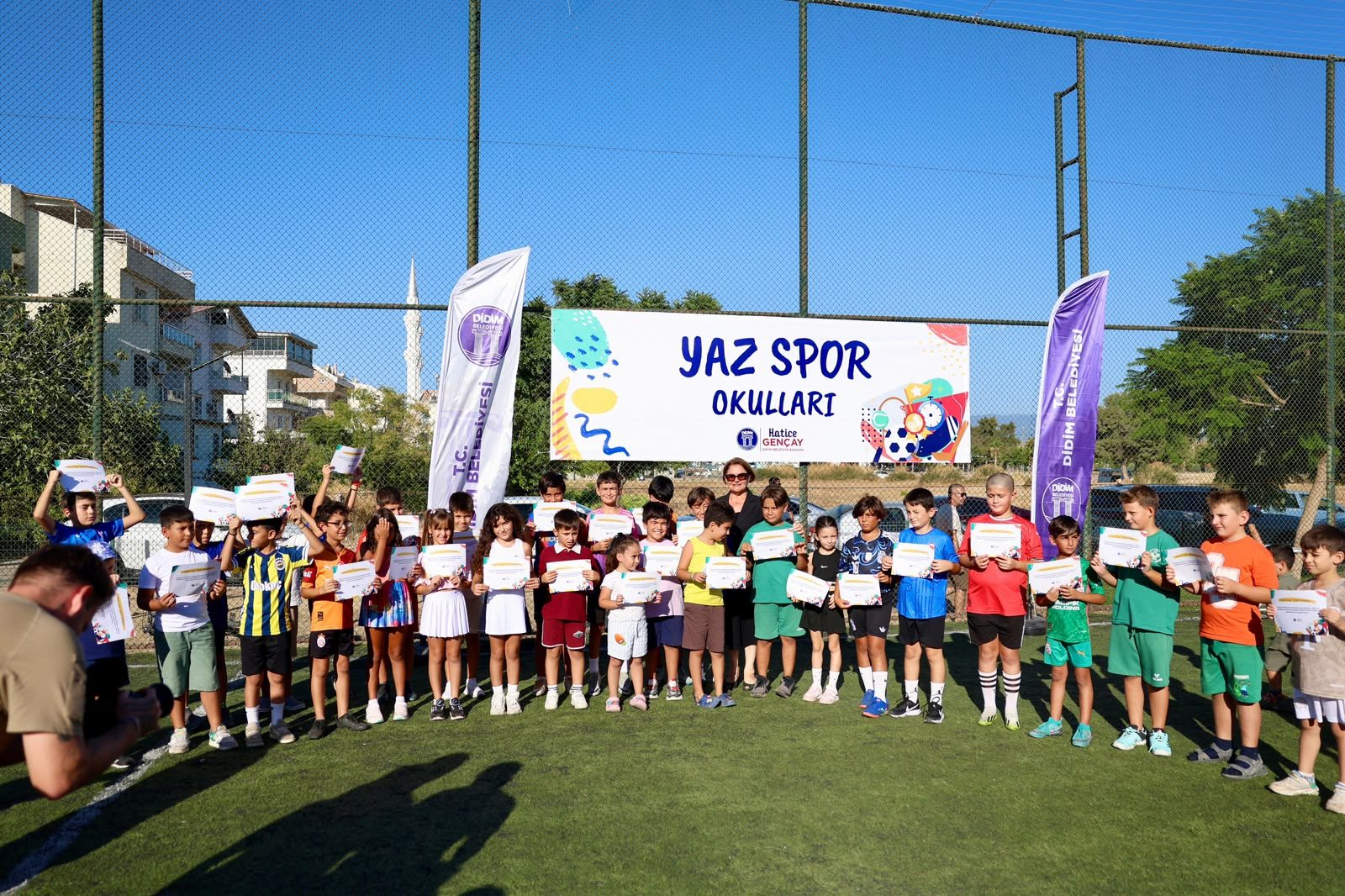 BAŞKAN HATİCE GENÇAY: “ÇOCUKLARIMIZIN SPORLA BÜYÜMESİ VE KENDİLERİNİ GELİŞTİRMESİ BİZİM İÇİN ÇOK DEĞERLİ”