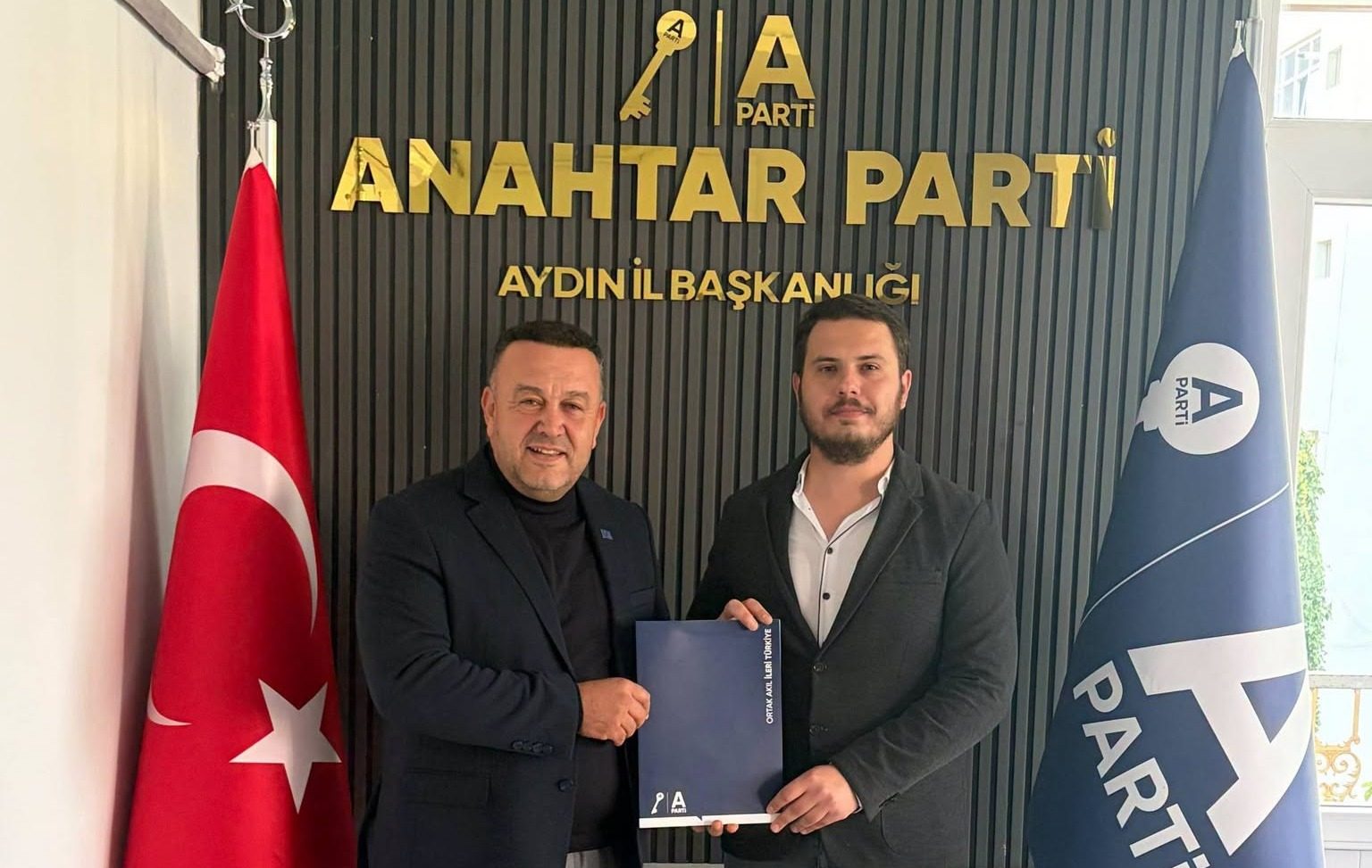 Didim Siyasetinde Anahtar Parti Hareketliliği: Yeni İlçe Başkanı Belli Oldu