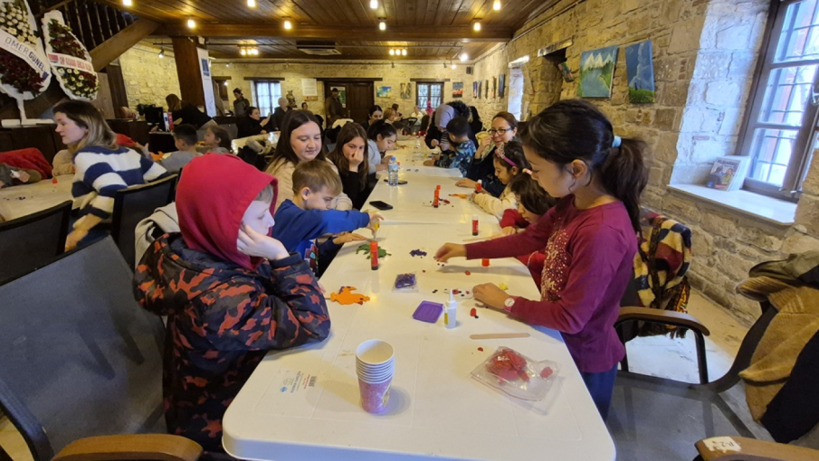 Minikler Kendi Yaptıkları Kuklalarla Hayal Dünyasına Yolculuk Yaptı