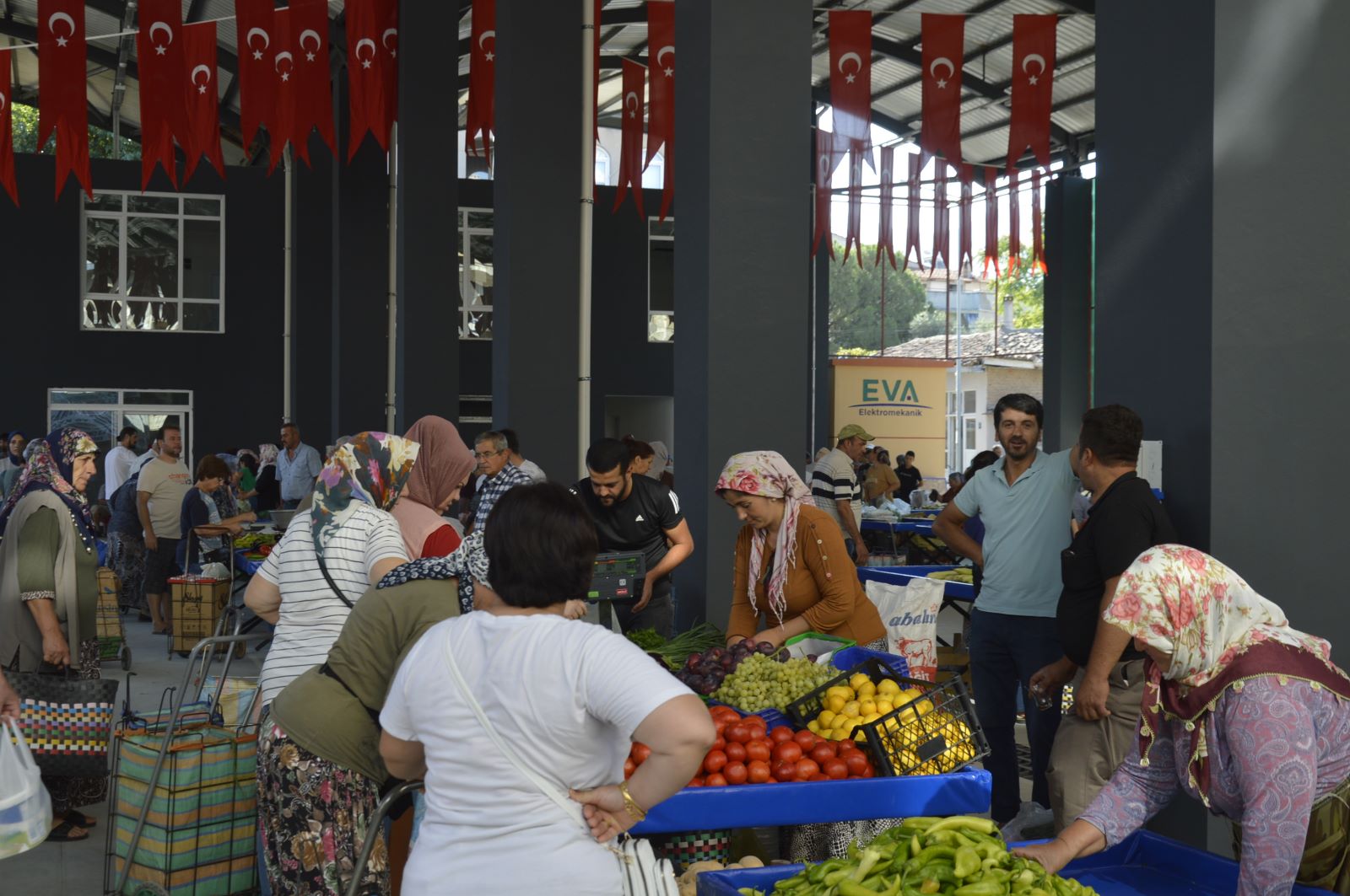 ÇİNE’DE ESKİ PEYNİR HALİ’NDE PAZARTESİ GÜNLERİ DE PAZAR KURULACAK