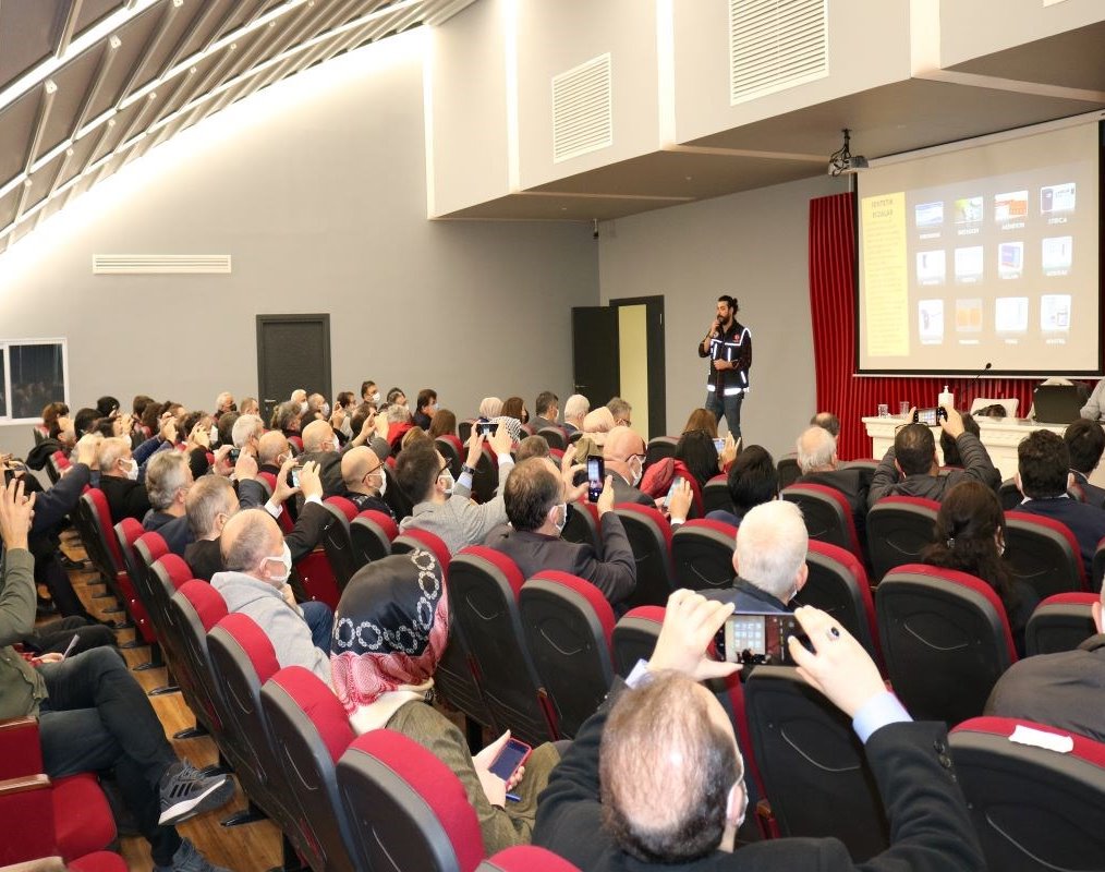 Aydın’da 435 öğretmene “En iyi narkotik polisi anne” eğitimi verildi