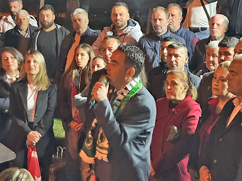 CHP’Lİ ÖZGÜR ARICI : “SATMAYACAĞIZ DEDİNİZ, 5 YILDA 500 BİN METREKAREYİ YEDİNİZ!!”