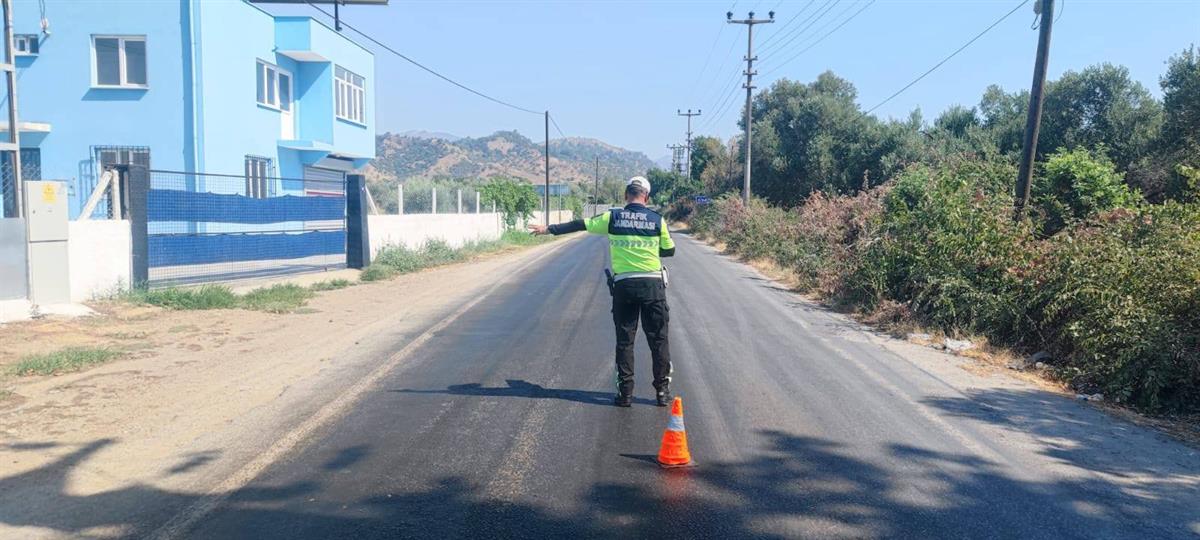 Aydın’da Jandarmadan Şok Trafik Uygulaması: 72 Araç ve 96 Kişi Kontrol Edildi